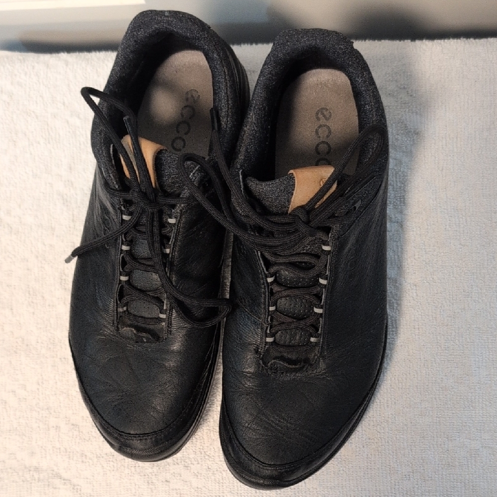 ECCO Women’s Soft Black Grained Leather Sneakers - Size 38 (US 7.5-8)